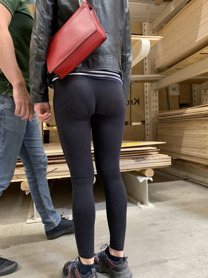 I like her hot ass