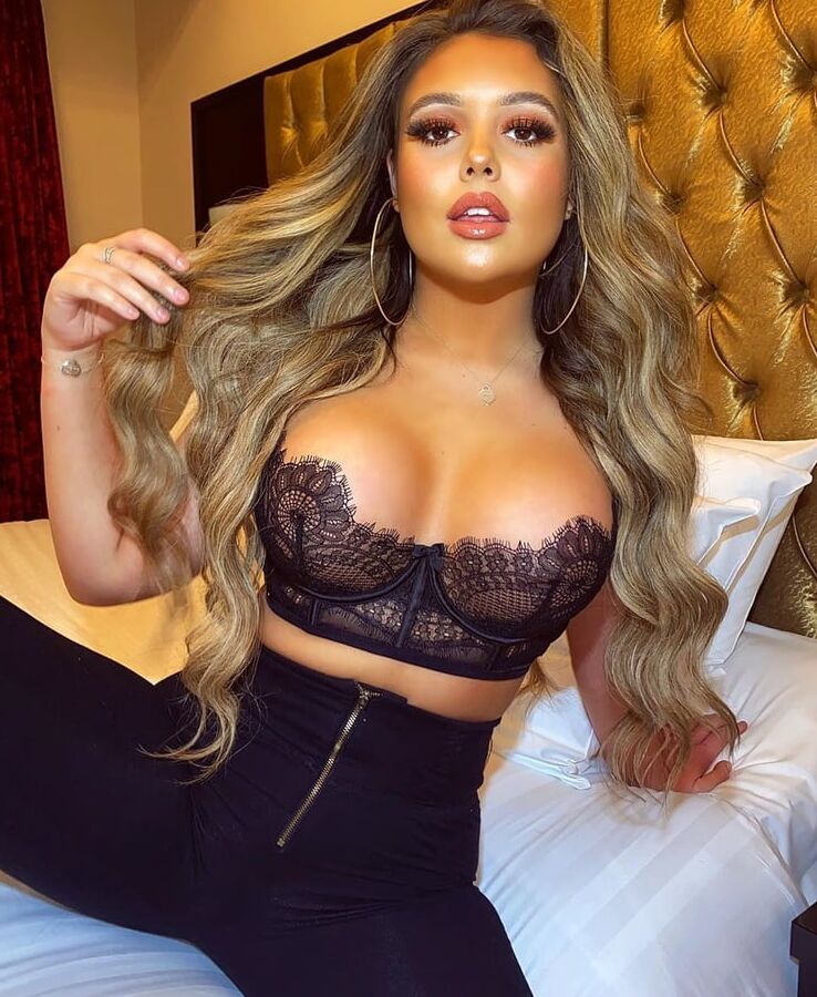Hot Chav Nice Tits &amp; Big Ass