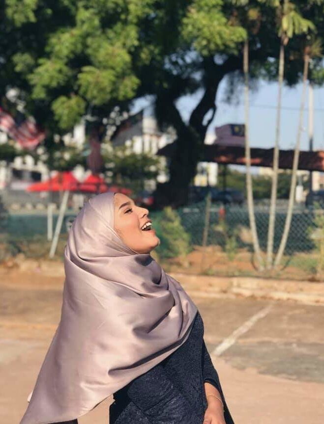 Cikgu Syamiera body padu gersang