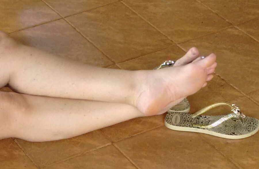 CUNHADA FEET