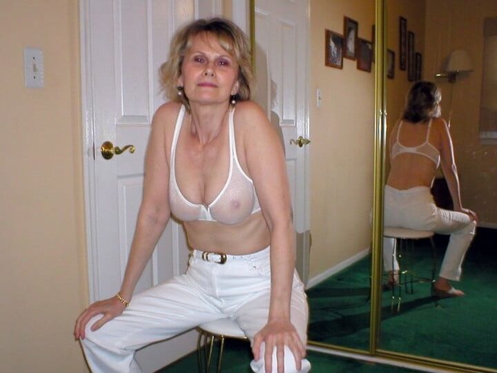 Milf Jeannie
