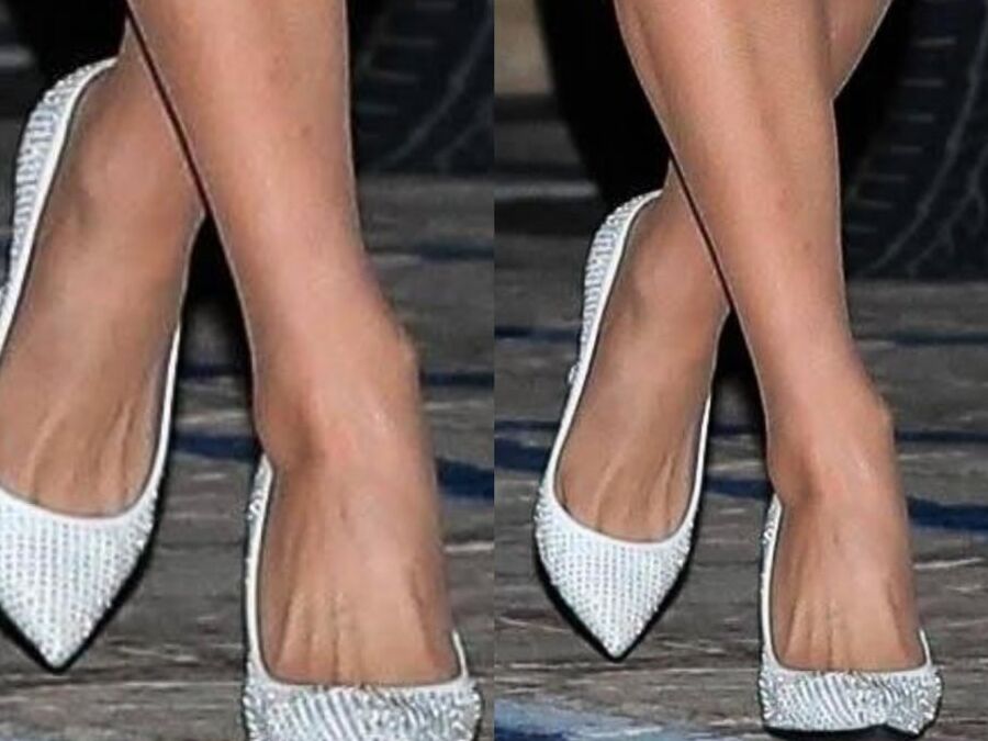 paris hilton&;s sexy legs feet and high heels