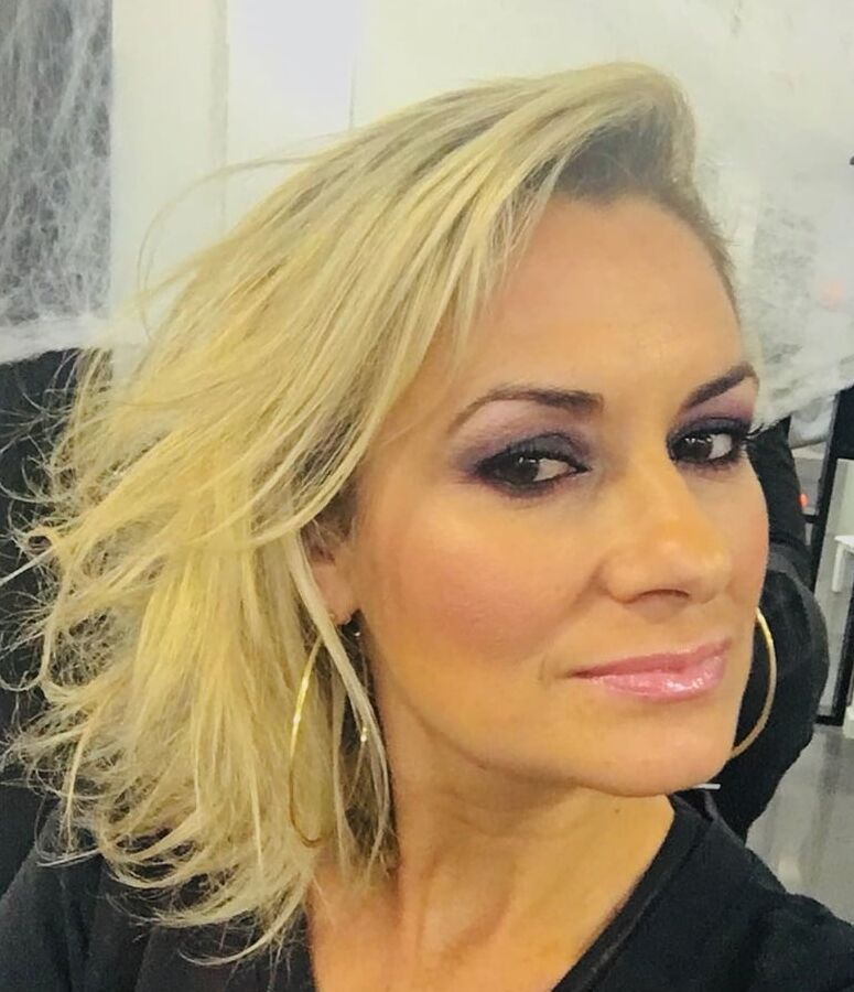 Fatima coroa gostosa pra gozar e comentar