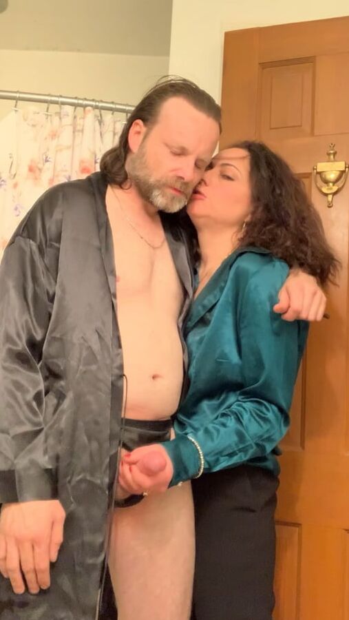 Italian Milf in Green Satin Blouse blows and gets fucked