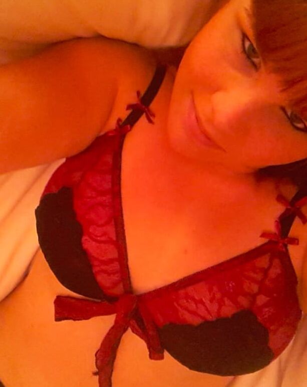 Marjorie Petites tenues et poses sexy