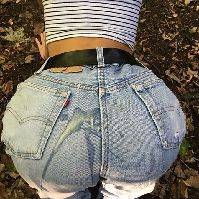Hot Ladies in blue Jeans and Heels