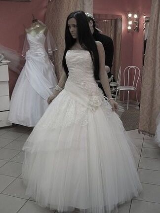 WEDDING WHORE