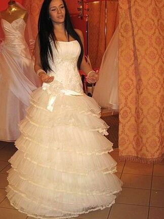 WEDDING WHORE