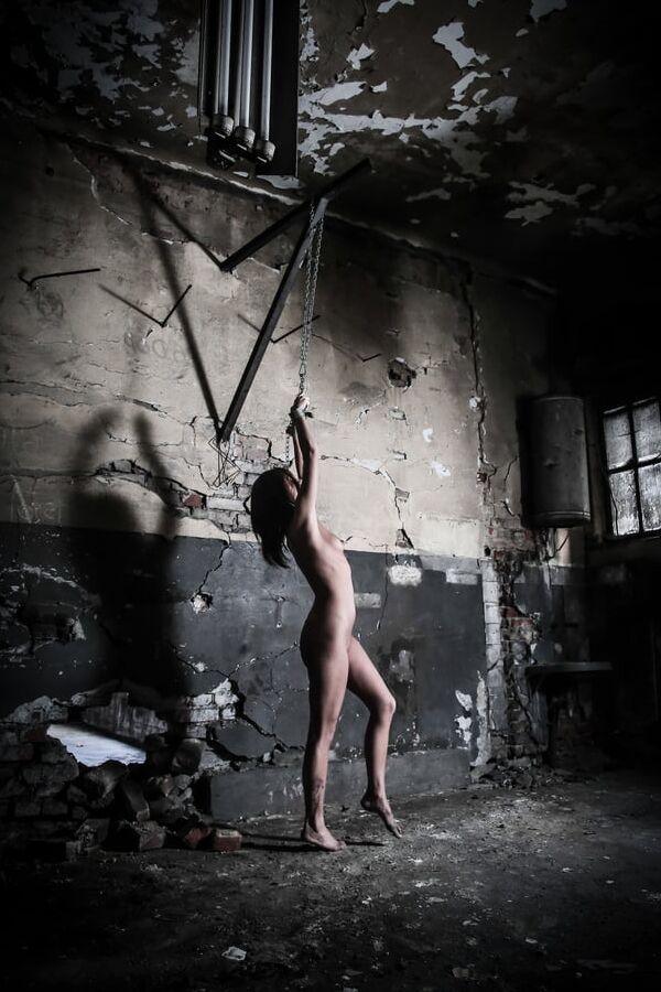 Luna in the gulag isolation cell