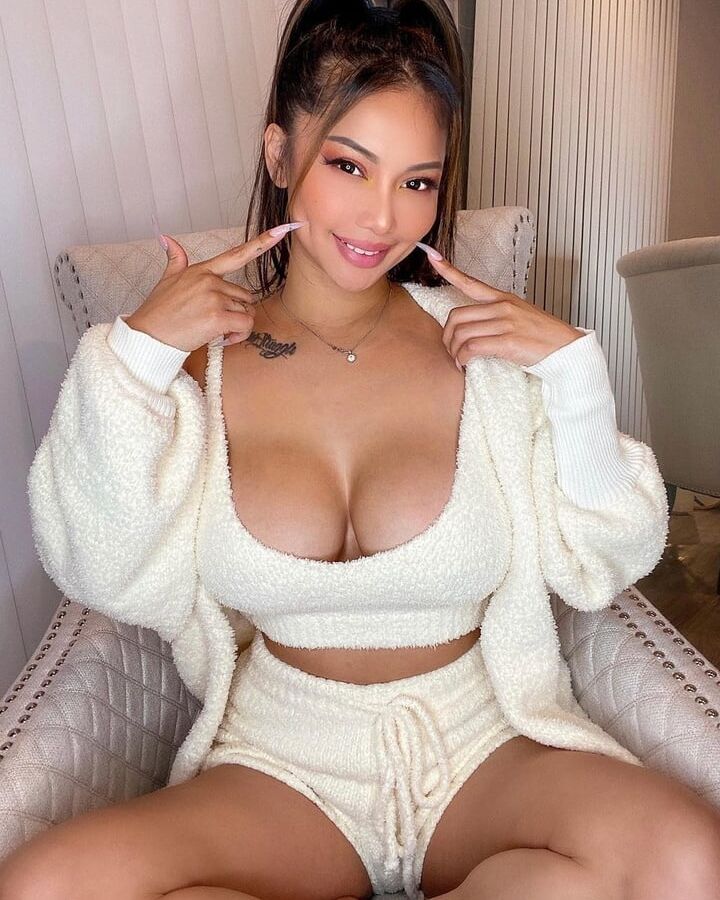 Asian Insta Model Ashley V Juicy Big Tits Ass SEXY MILF