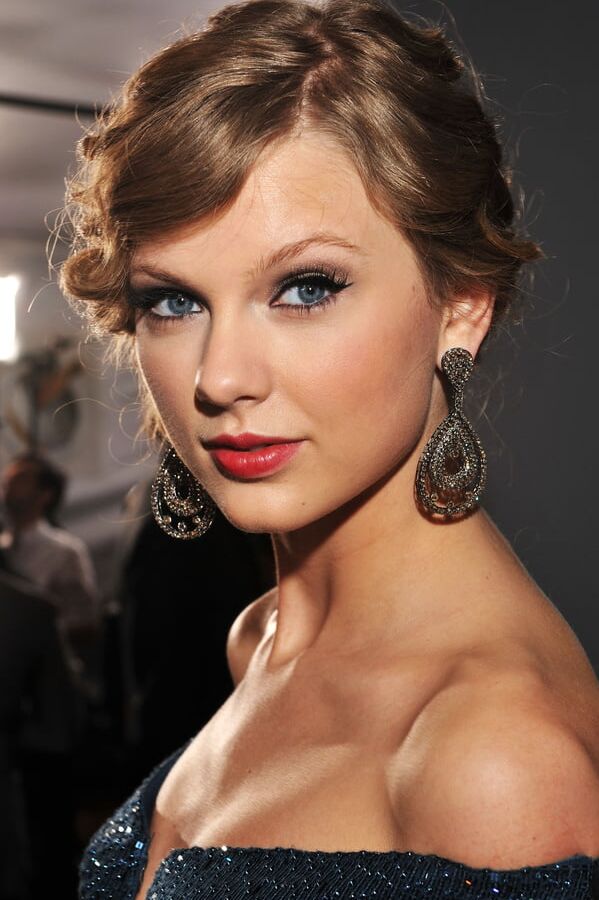 Gorgeous Taylor -