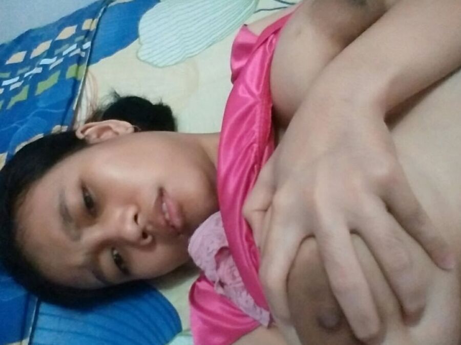 Hot Indonesian Girl Dewi Jilbob