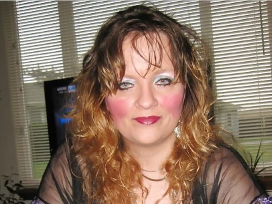 Slutty makeup