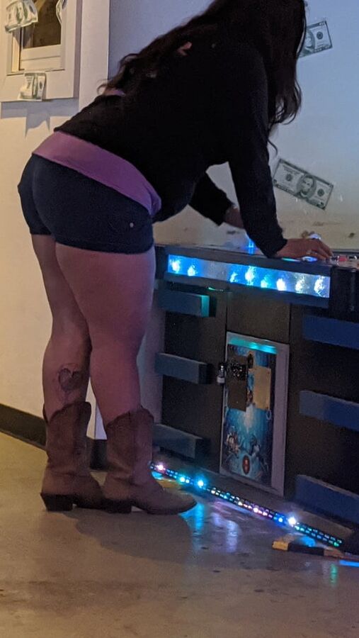 Big booty big legs Slut