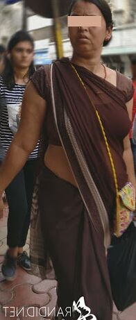 Bhabhi aunty caught outdoor hot