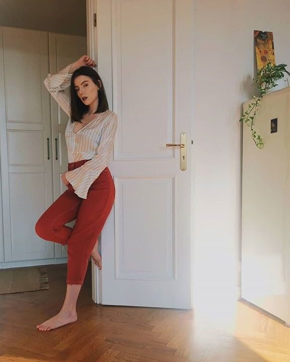 Karolina Pielesiak Polish YouTuber Szparagi