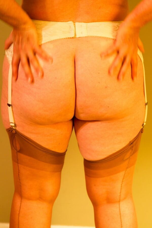 Mature Lady Butts