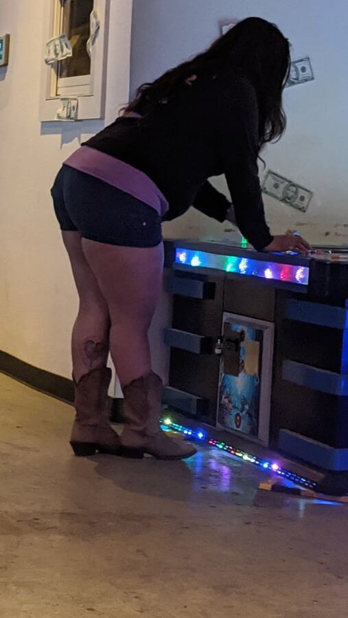 Big booty big legs Slut