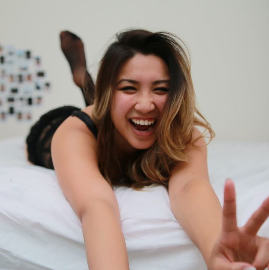 Toronto Viet babe
