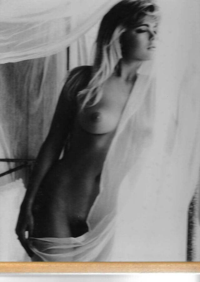 Erika Eleniak