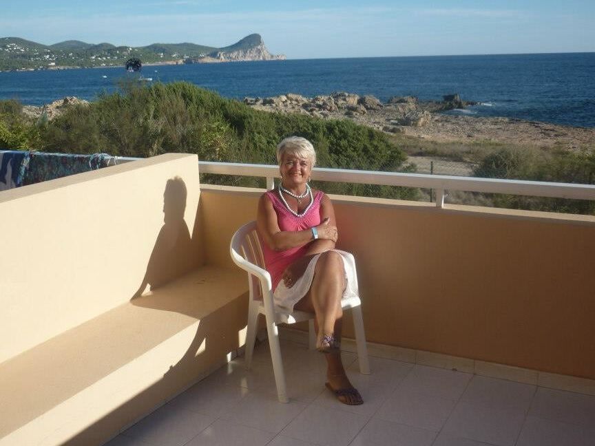 MILF with nice legs : Zofia