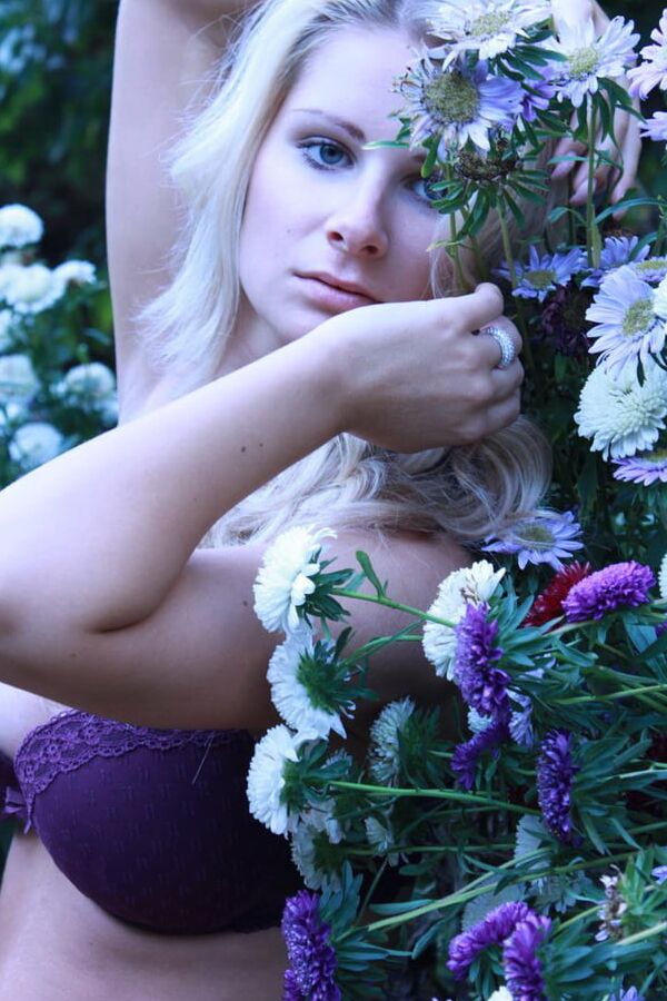 Namaste blonde