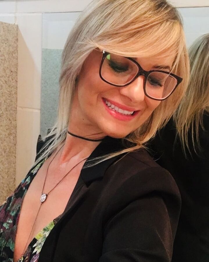 Fatima coroa gostosa pra gozar e comentar