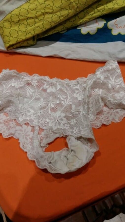 Dirty string