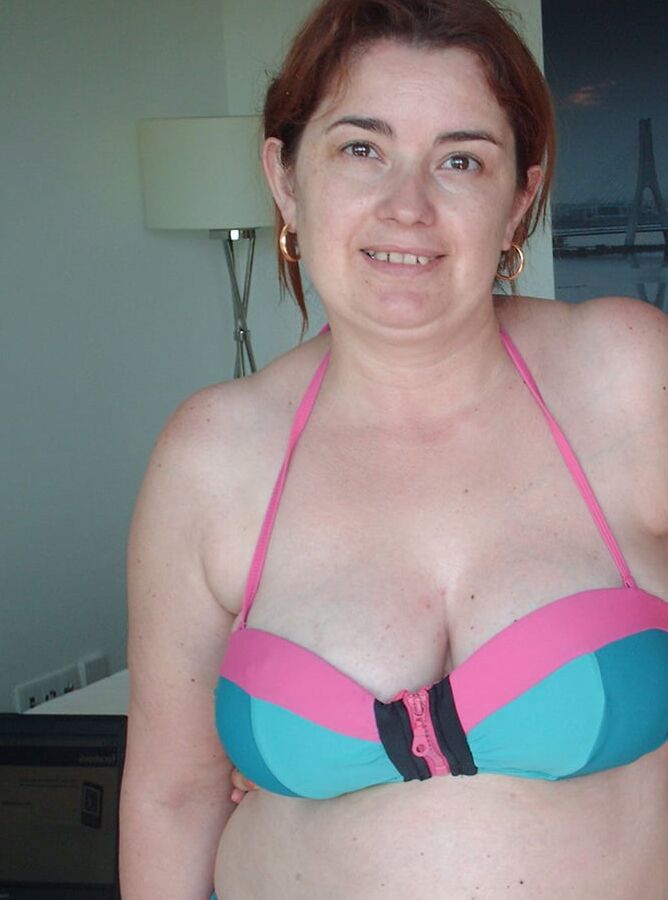 Lovelly MILF with nice tits - Please comment