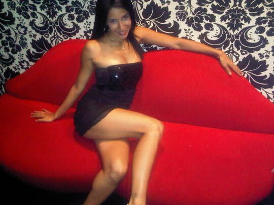 A sensual Black Dress ()