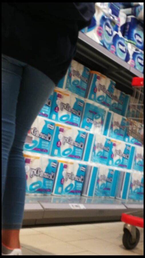 Geiler Arsch im Supernarkt