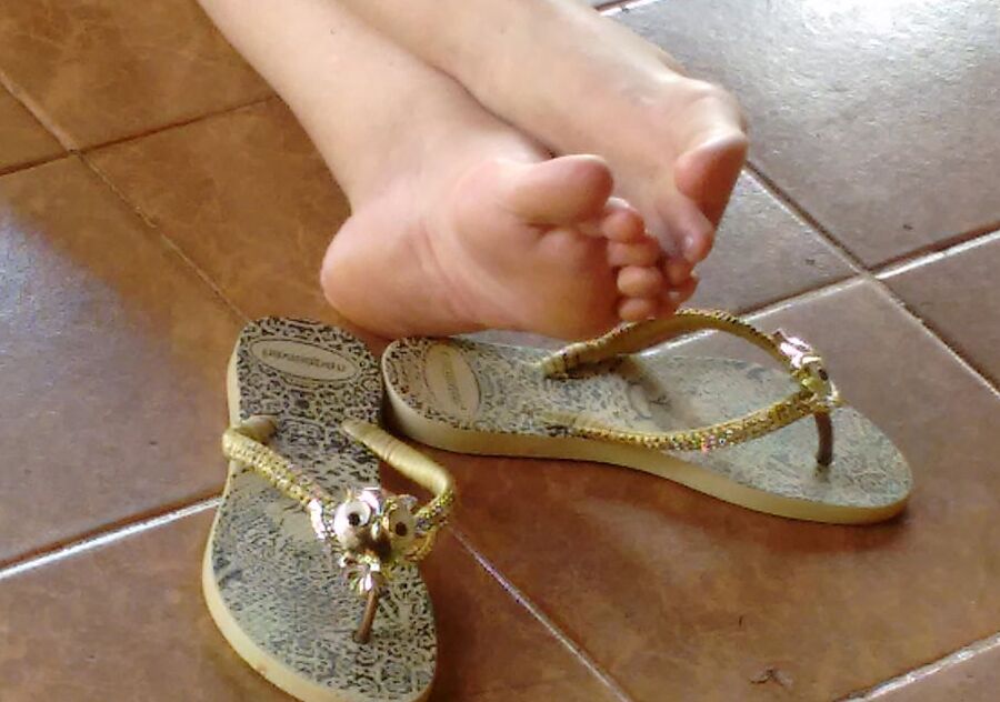 CUNHADA FEET