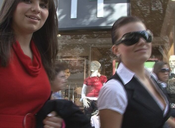 Waitress earns extra money