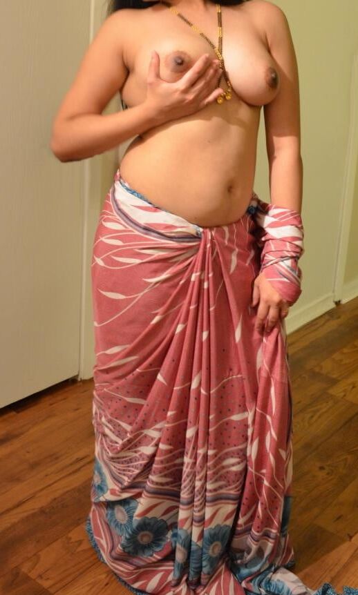 Sexy Indian women in sarees