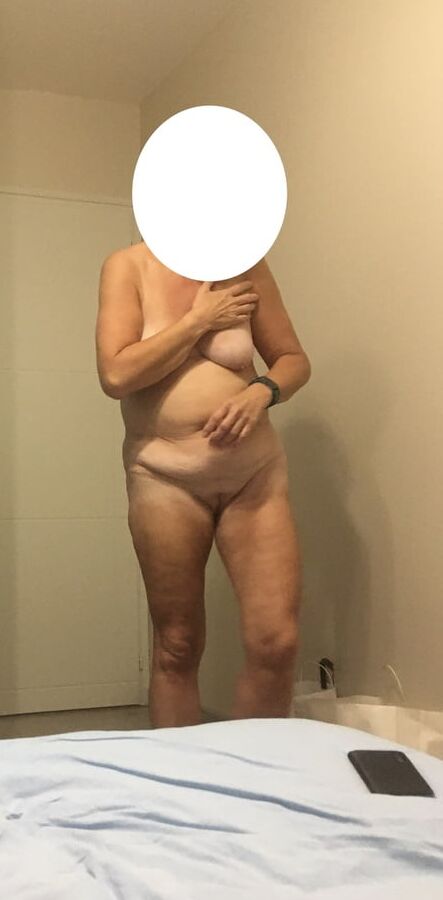 Nude teets