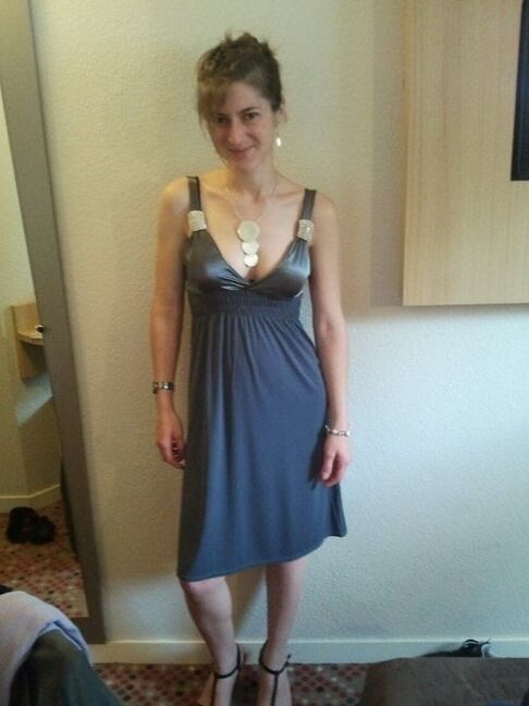 Welcume Fanny---shows her fanny and my webslut for life