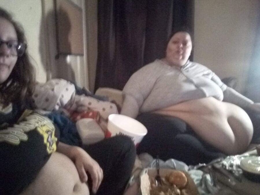 Fat Slobs - Dirty Rooms And Messy Eating