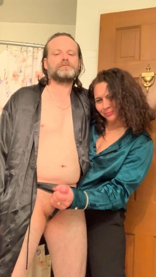 Italian Milf in Green Satin Blouse blows and gets fucked