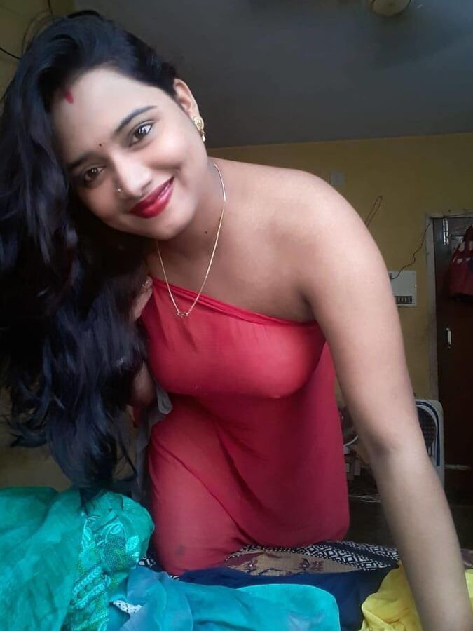 Beautiful Indian Desi Bhabhi
