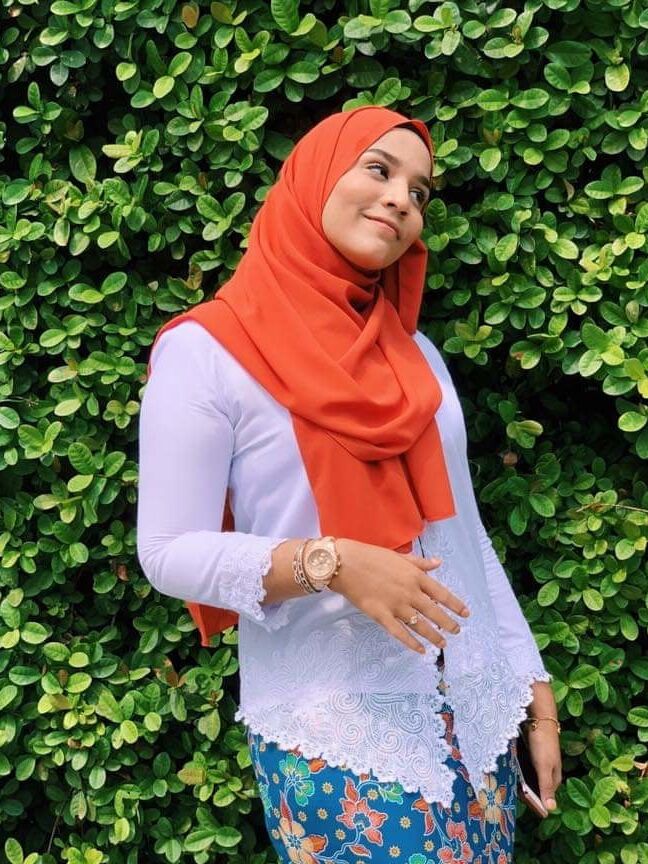 Cikgu Syamiera body padu gersang