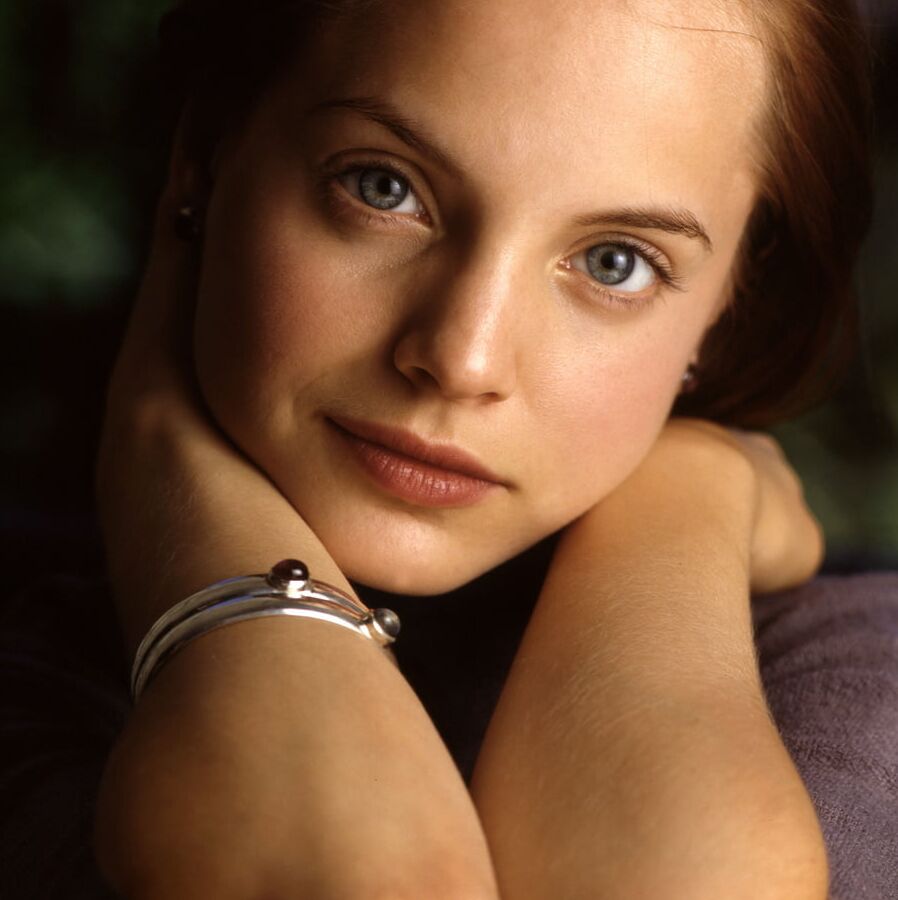 Sexy Mena Suvari -