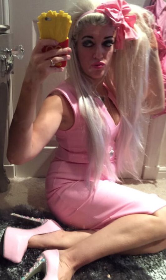 Barbii Bucxxx la poufiasse ultime de Max Hardcore