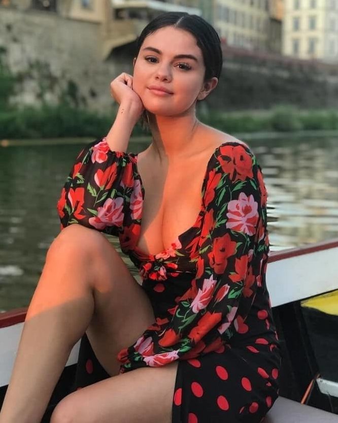 SELENA GOMEZ ... TIGHT ...