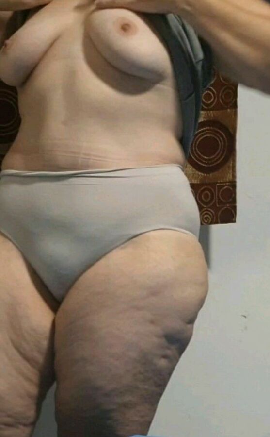 Yummy mature women!!!!!!!!