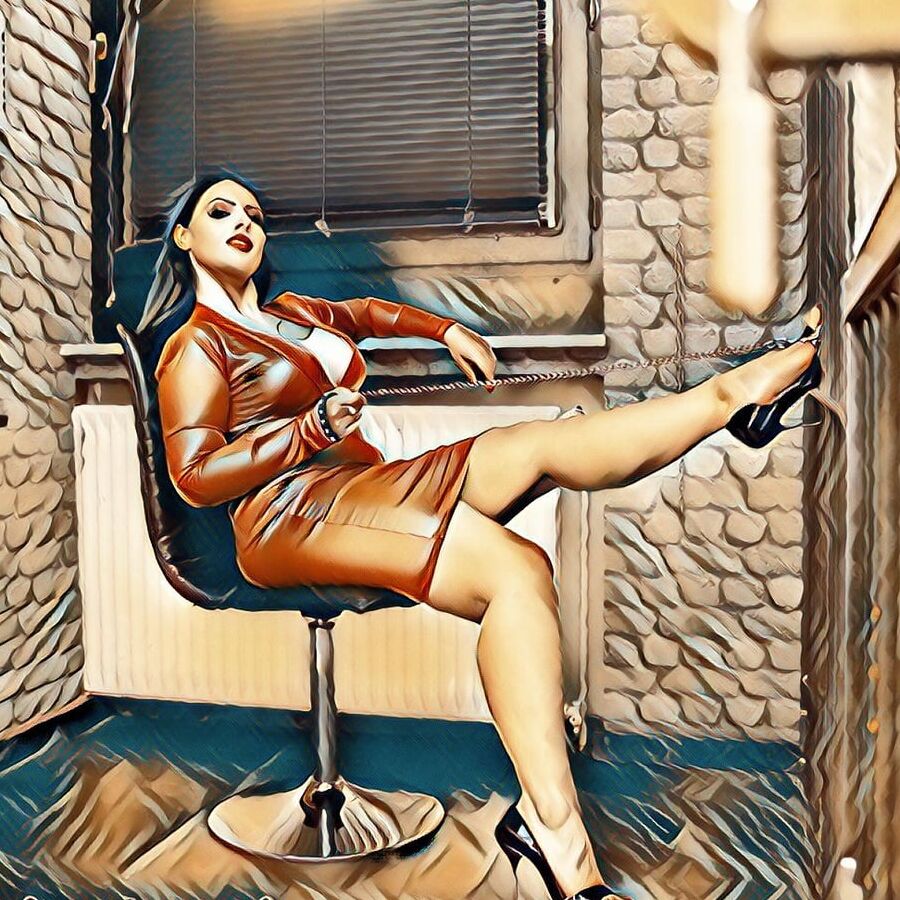 Mistress Ezada Sinn