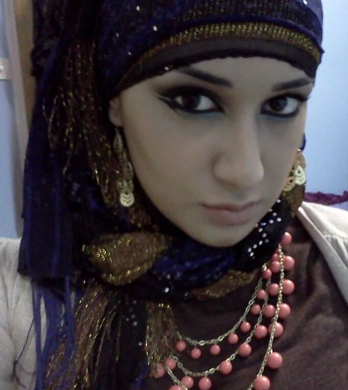 Turbanli Kurt Kizi