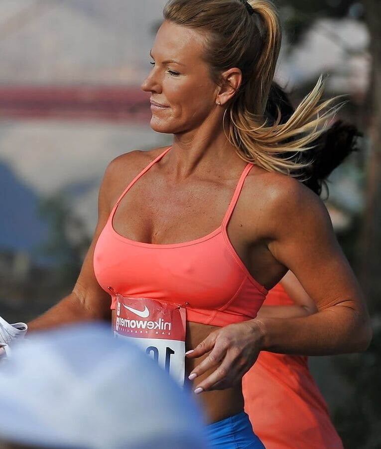 fit milfs (mature, mom, hardbody, muscle)