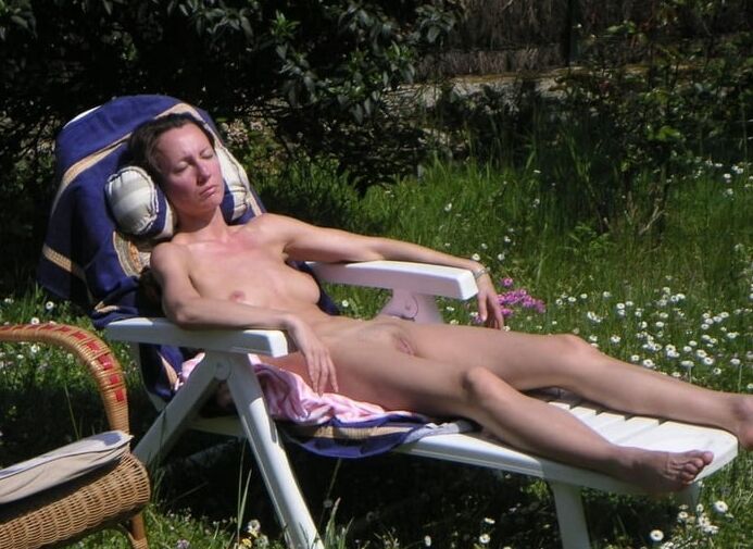 Petite bronzette au jardin