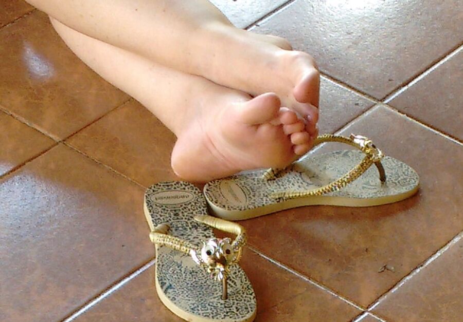 CUNHADA FEET