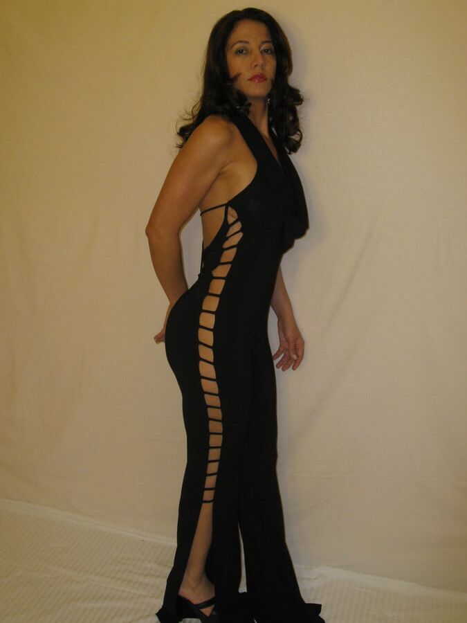How The Wife Has To Dress When Driends Visit Us